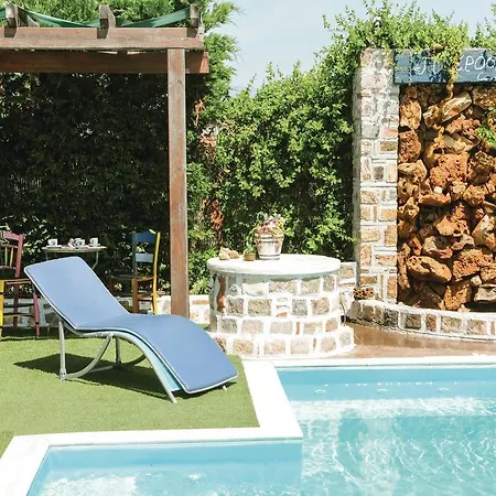 Two-bedroom In Avlida * Faros (Evia)